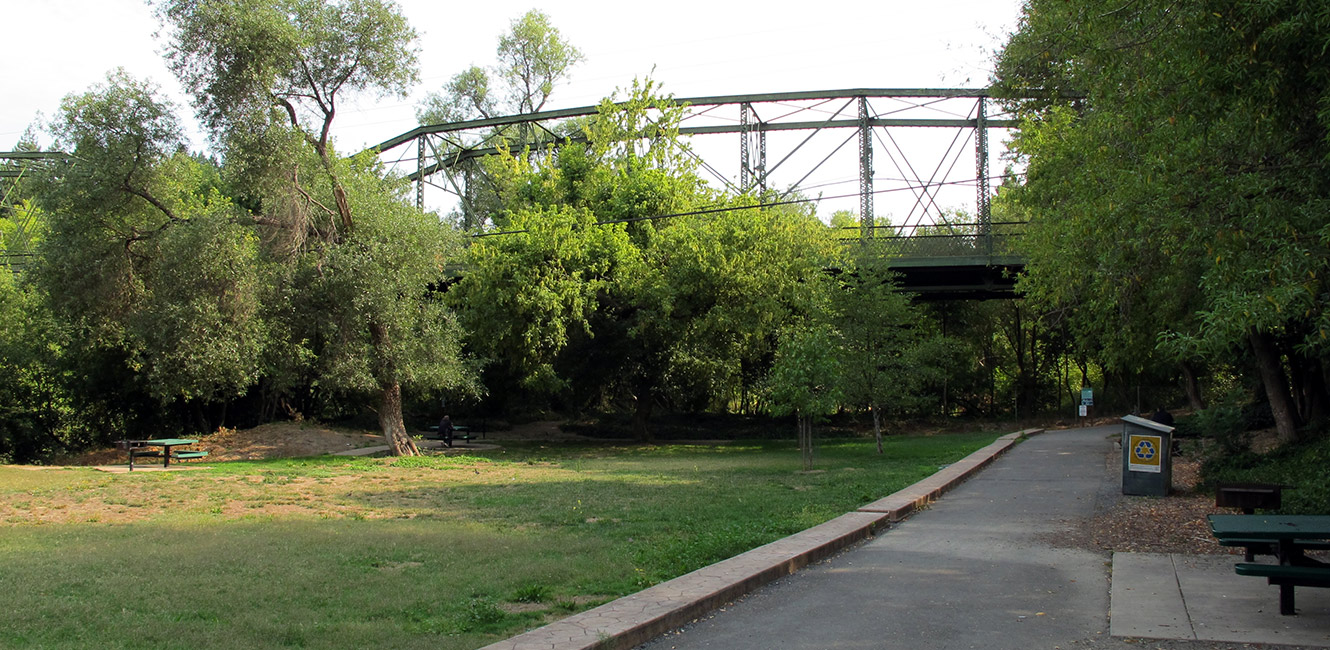 Guerneville River Park trail