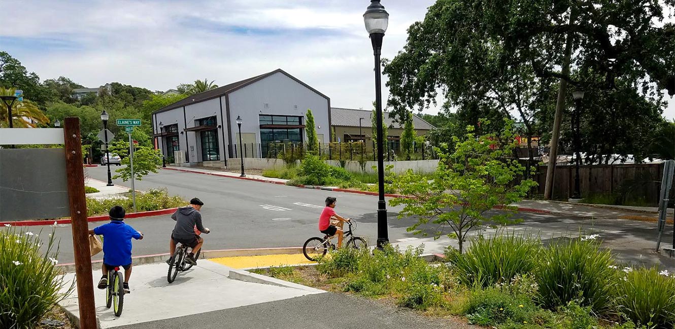 Children biking on the Sonoma Valley Regional Trail